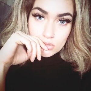 Meet your Posher, Dalila